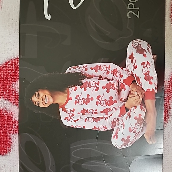 Disney Mickey 2 pieces lounge set - Picture 2 of 5